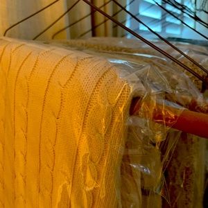 Classy Ralph Lauren poncho. Can be worn with the buttons in the front/back.